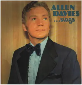 Allun Davies - ....sings
